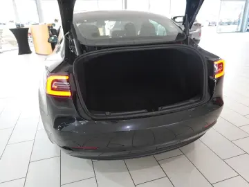 Tesla Model 3 PERFORMANCE DUAL-MOTOR