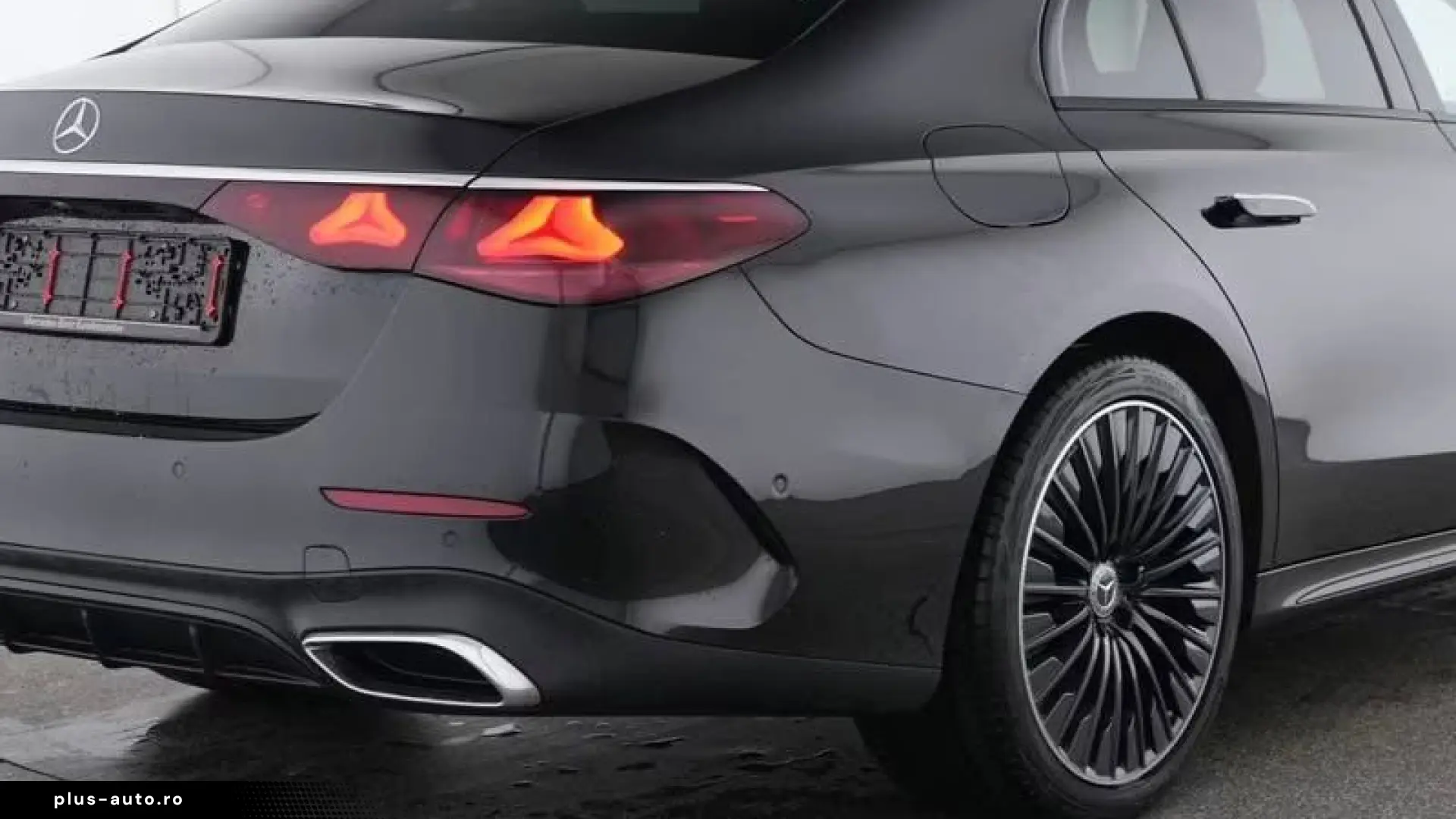 Mercedes-Benz E 220 d PANO SUPERSCREEN 4D NIGHT AMG Line