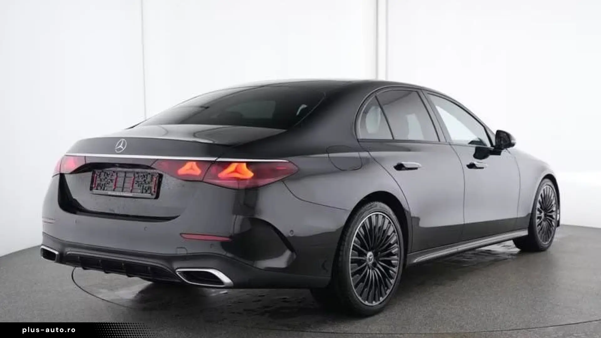 Mercedes-Benz E 220 d PANO SUPERSCREEN 4D NIGHT AMG Line