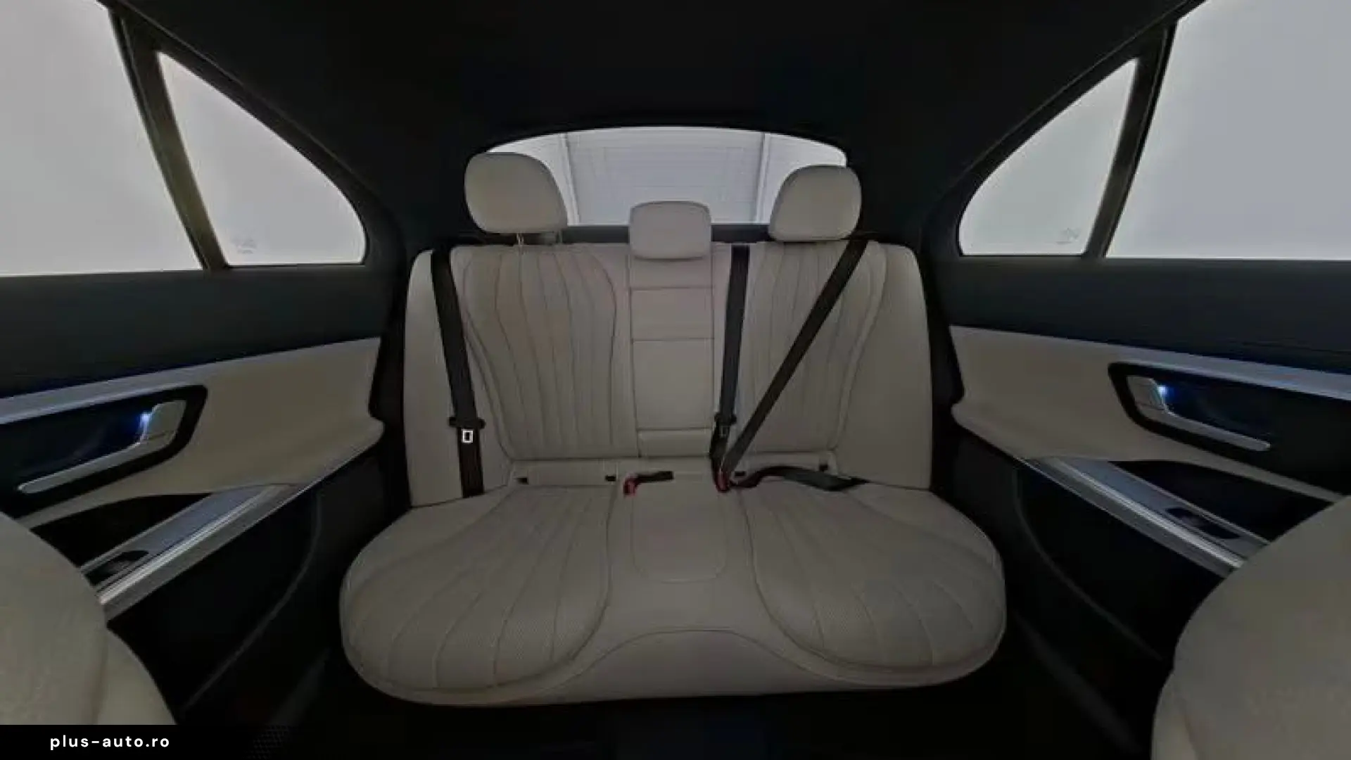 Mercedes-Benz E 220 d PANO SUPERSCREEN 4D NIGHT AMG Line