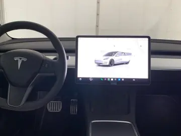Tesla Model 3 Performance