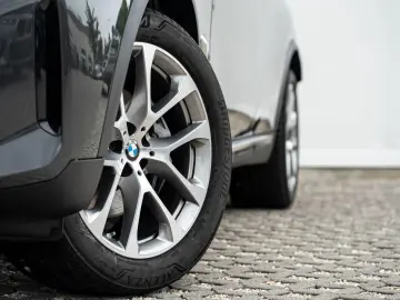 BMW X5 xDrive30d AHK PANO ACC H&K KSitz Lüft. 360