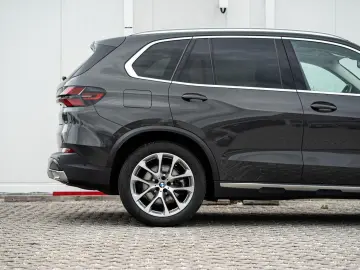 BMW X5 xDrive30d AHK PANO ACC H&K KSitz Lüft. 360