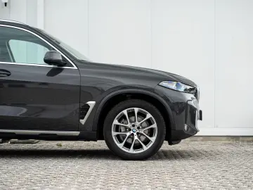 BMW X5 xDrive30d AHK PANO ACC H&K KSitz Lüft. 360
