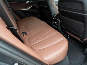 BMW X5 xDrive30d AHK PANO ACC H&K KSitz Lüft. 360