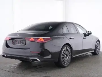 Mercedes-Benz E 220d PANO SUPERSCREEN INT-BRAUN AMG