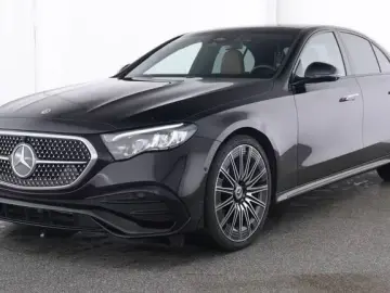 Mercedes-Benz E 220d PANO SUPERSCREEN INT-BRAUN AMG
