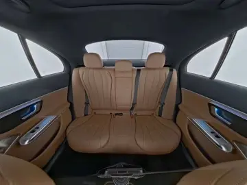 Mercedes-Benz E 220d PANO SUPERSCREEN INT-BRAUN AMG