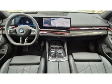 BMW 520i Touring M Sport Pro 21 ZOLL B&W CARBON PANO