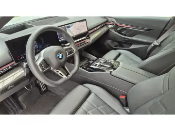 BMW 520i Touring M Sport Pro 21 ZOLL B&W CARBON PANO