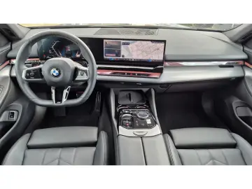 BMW 520i TouringM-Sport H K ACC KAM LED SHZG NAVI