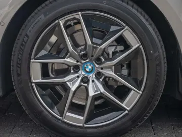 BMW 530e Navi HeadUp IconicGlow harman kardon RfKam.