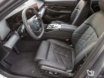 BMW 530e Navi HeadUp IconicGlow harman kardon RfKam.
