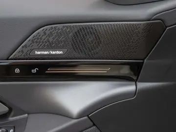 BMW 530e Navi HeadUp IconicGlow harman kardon RfKam.
