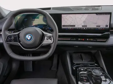 BMW 530e Navi HeadUp IconicGlow harman kardon RfKam.