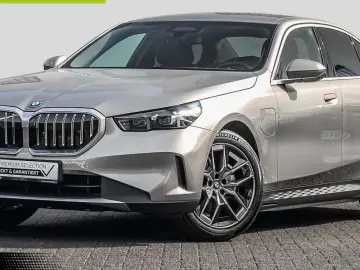 BMW 530e Navi HeadUp IconicGlow harman kardon RfKam.