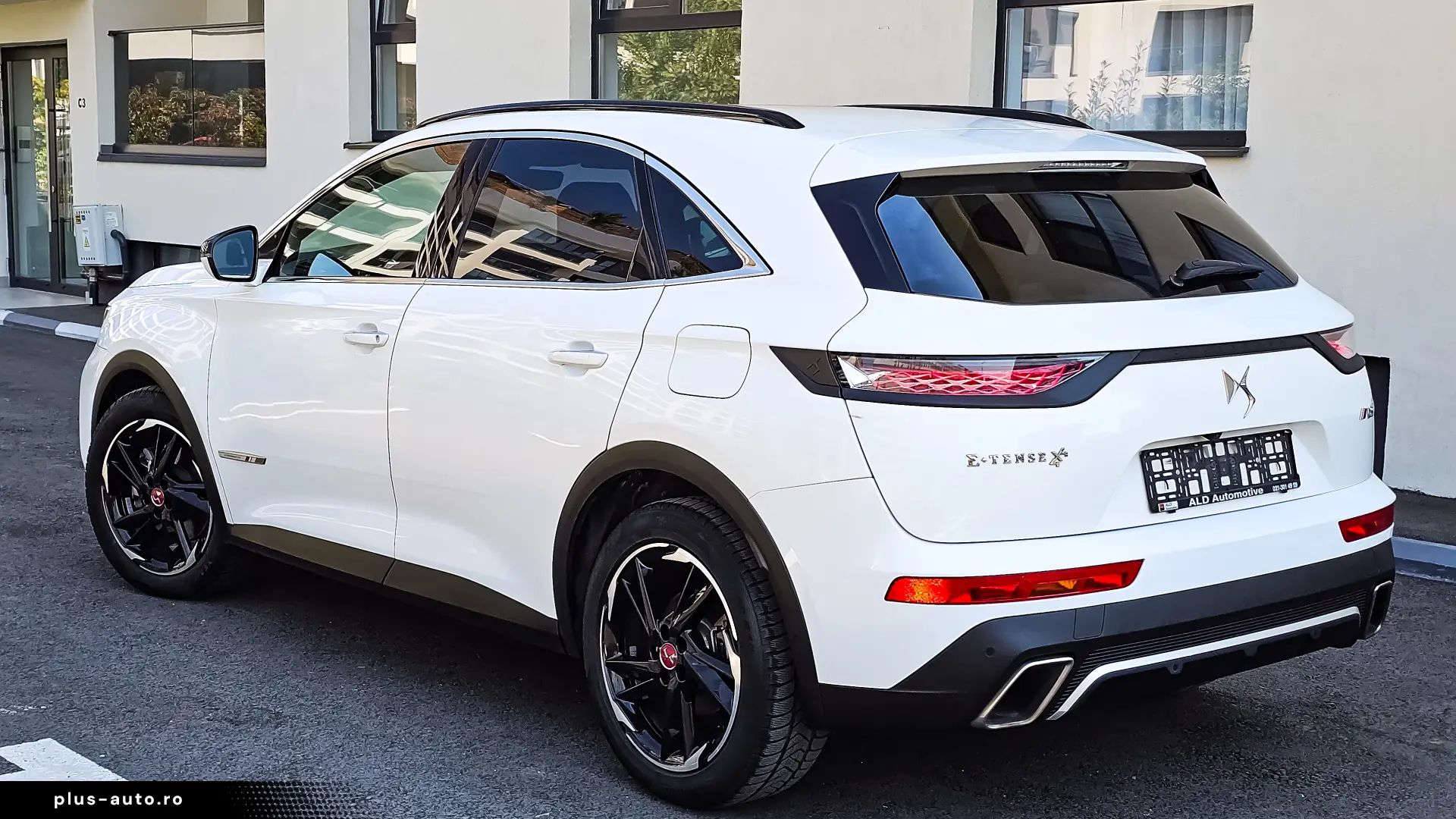 DS 7 E-TENSE 4x4 PERFORMANCE    300 CP   AUTOMAT