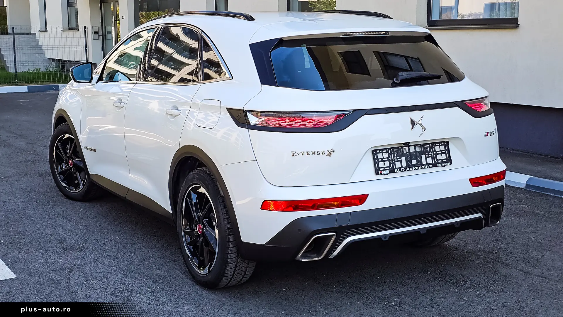 DS 7 E-TENSE 4x4 PERFORMANCE    300 CP   AUTOMAT