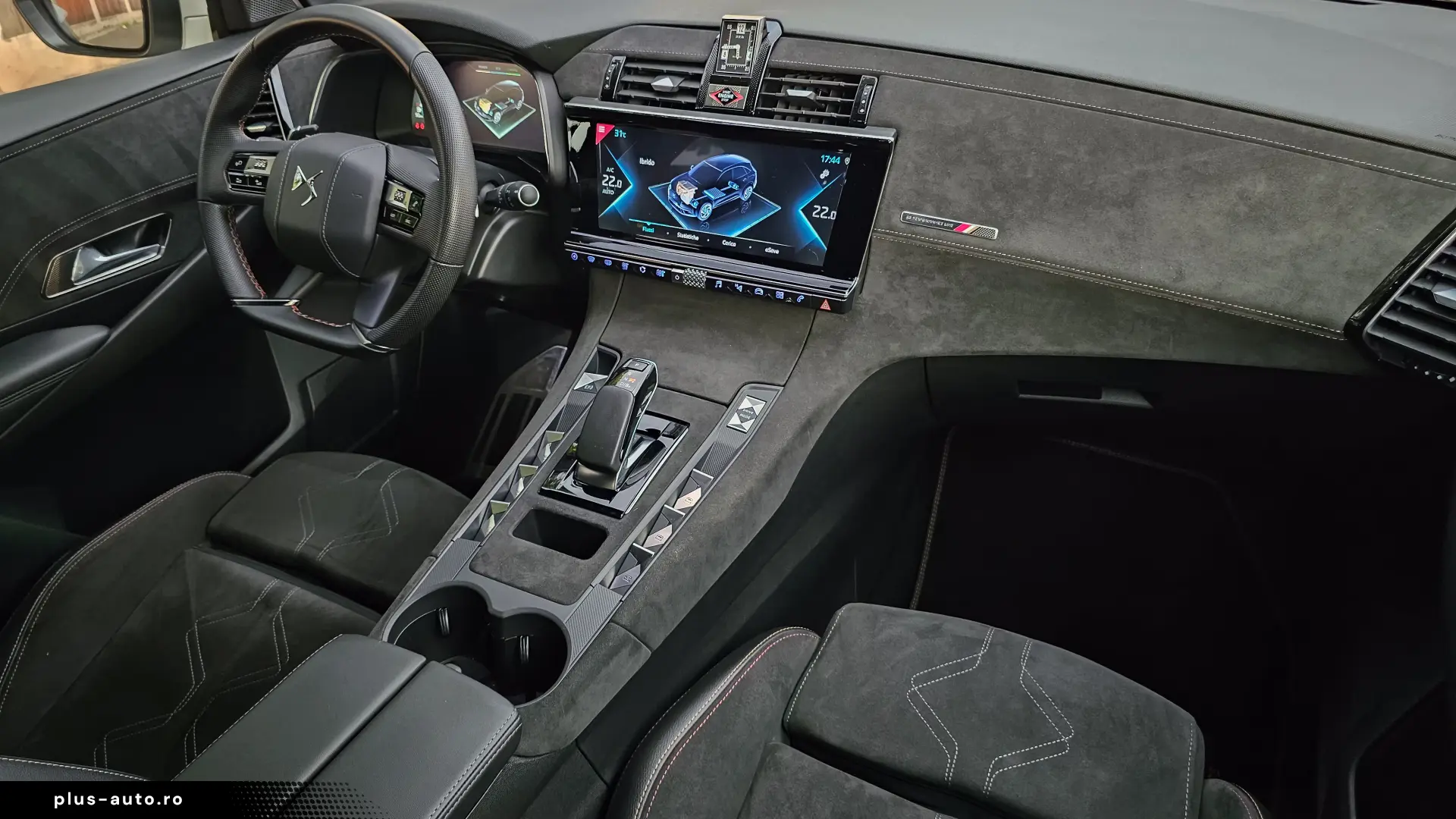 DS 7 E-TENSE 4x4 PERFORMANCE    300 CP   AUTOMAT