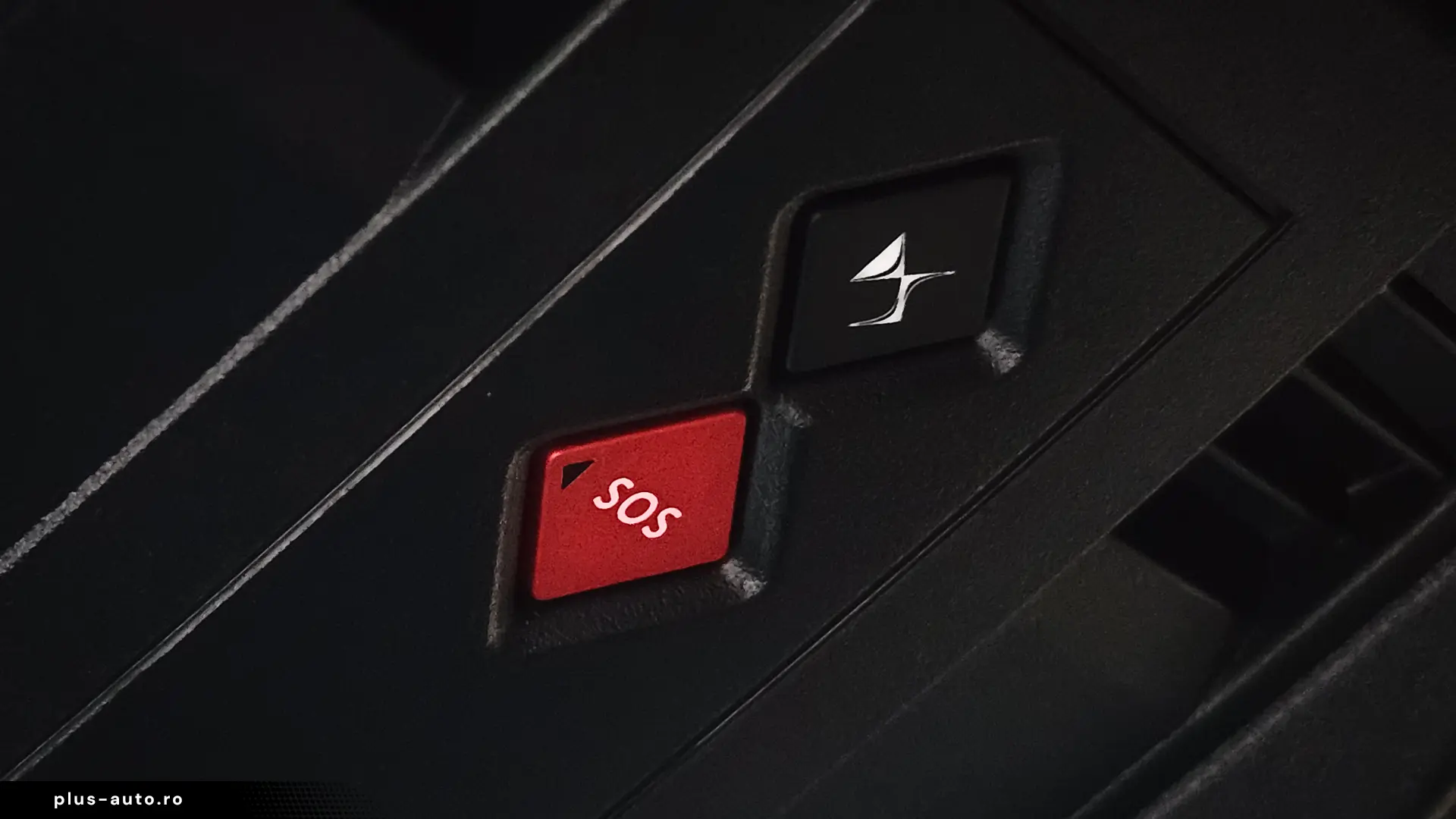 DS 7 E-TENSE 4x4 PERFORMANCE    300 CP   AUTOMAT