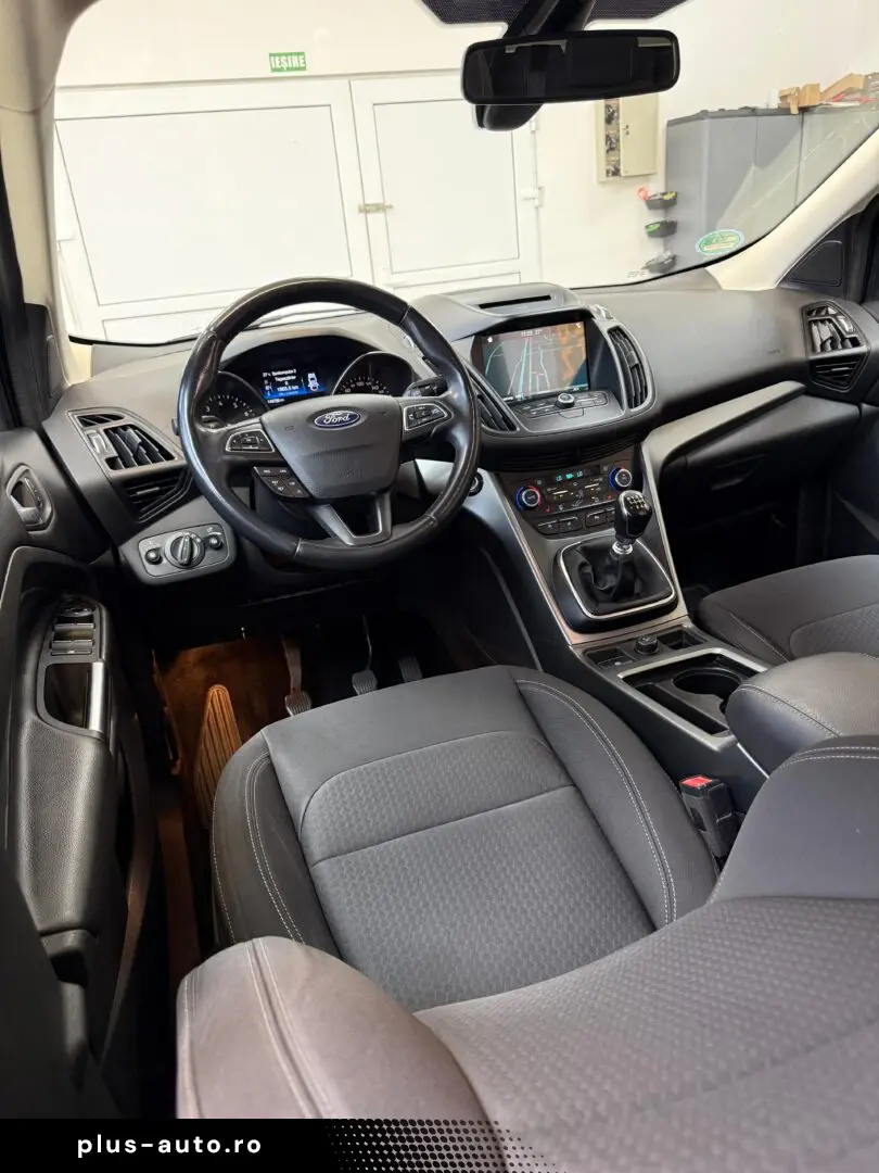FORD KUGA TITATIUM 2018-06