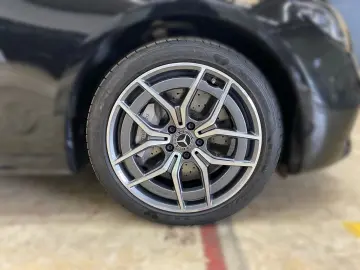 MERCEDES-BENZ E 300 e 4M AMG Distr. Kam AHK Pano LED Memory