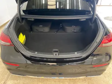 MERCEDES-BENZ E 300 e 4M AMG Distr. Kam AHK Pano LED Memory