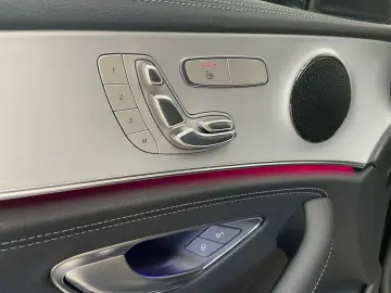 MERCEDES-BENZ E 300 e 4M AMG Distr. Kam AHK Pano LED Memory