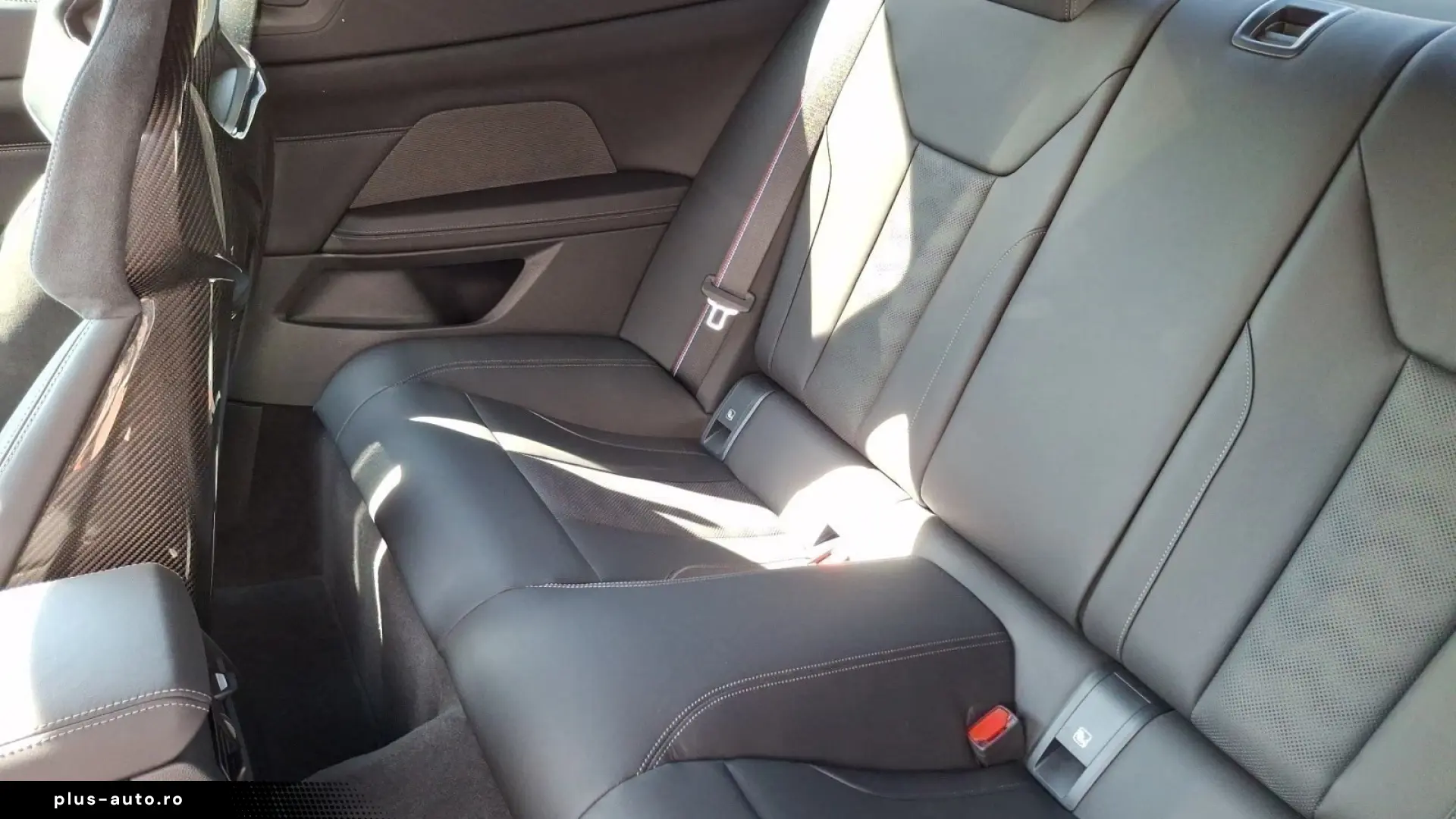 BMW M4 Competition Innovationsp.Carbon Seats