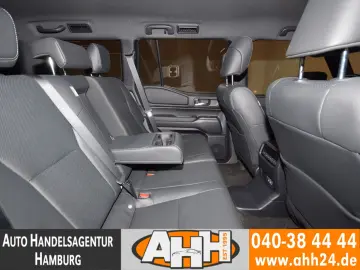 TOYOTA Land Cruiser 2.8 D-4D AWD EXECUTIVE LED 360 AHK!