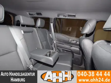 TOYOTA Land Cruiser 2.8 D-4D AWD EXECUTIVE LED 360 AHK!