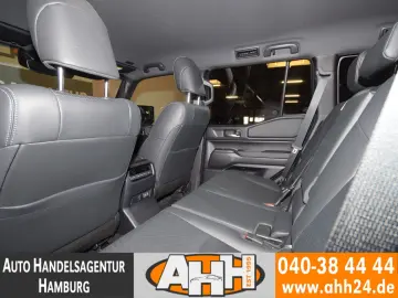 TOYOTA Land Cruiser 2.8 D-4D AWD EXECUTIVE LED 360 AHK!