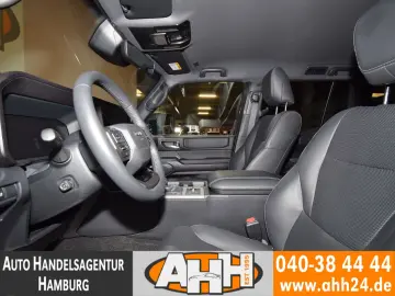 TOYOTA Land Cruiser 2.8 D-4D AWD EXECUTIVE LED 360 AHK!