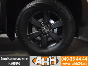 TOYOTA Land Cruiser 2.8 D-4D AWD EXECUTIVE LED 360 AHK!