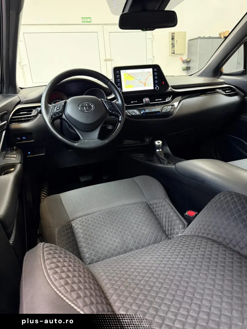 TOYOTA CHR CROSS HYBRID 2024