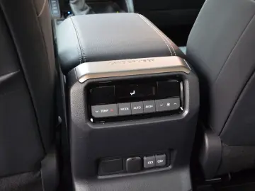 TOYOTA Land Cruiser 2.4 iFORCE MAX HEV Premium 1.HAND