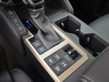 TOYOTA Land Cruiser 2.4 iFORCE MAX HEV Premium 1.HAND