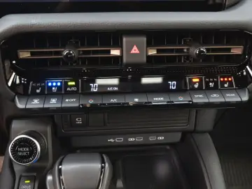 TOYOTA Land Cruiser 2.4 iFORCE MAX HEV Premium 1.HAND