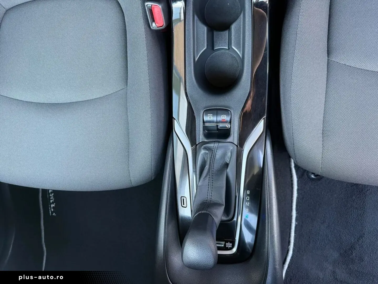Toyota Corolla 1.8 Hybrid Business Hsd E-CVT