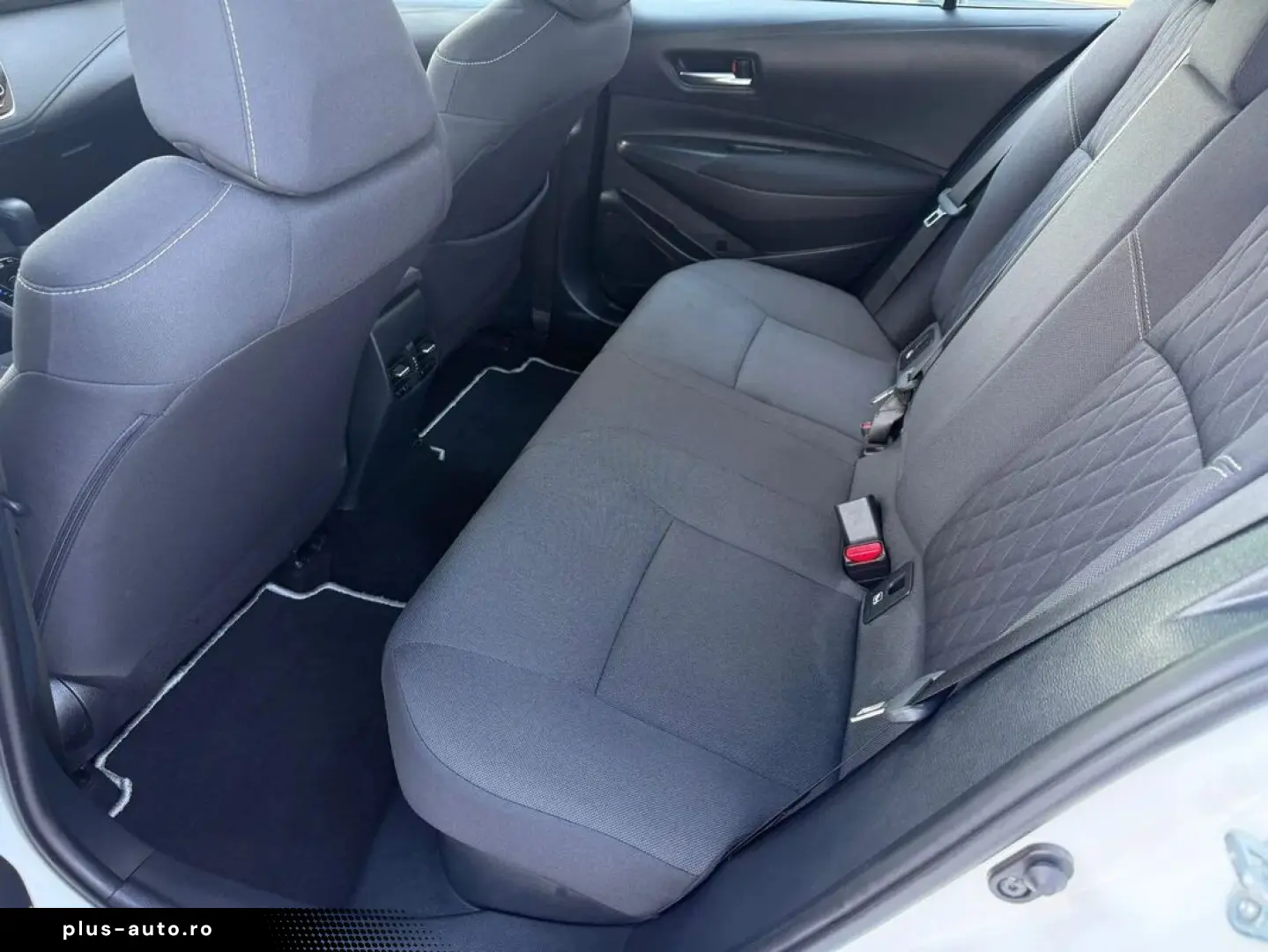 Toyota Corolla 1.8 Hybrid Business Hsd E-CVT