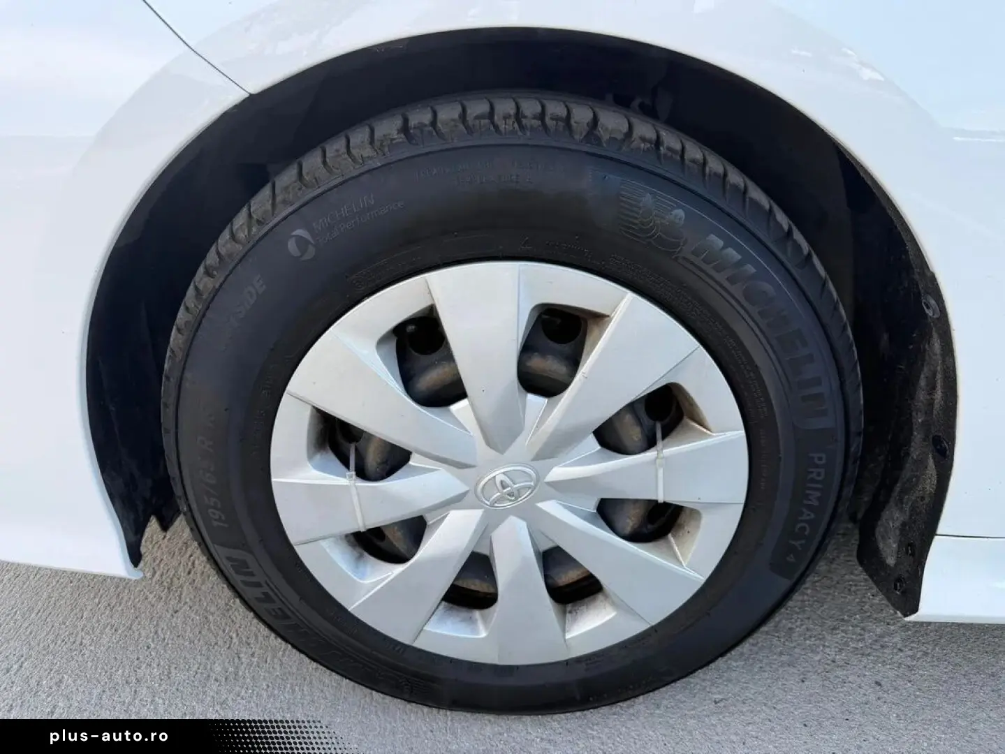 Toyota Corolla 1.8 Hybrid Business Hsd E-CVT