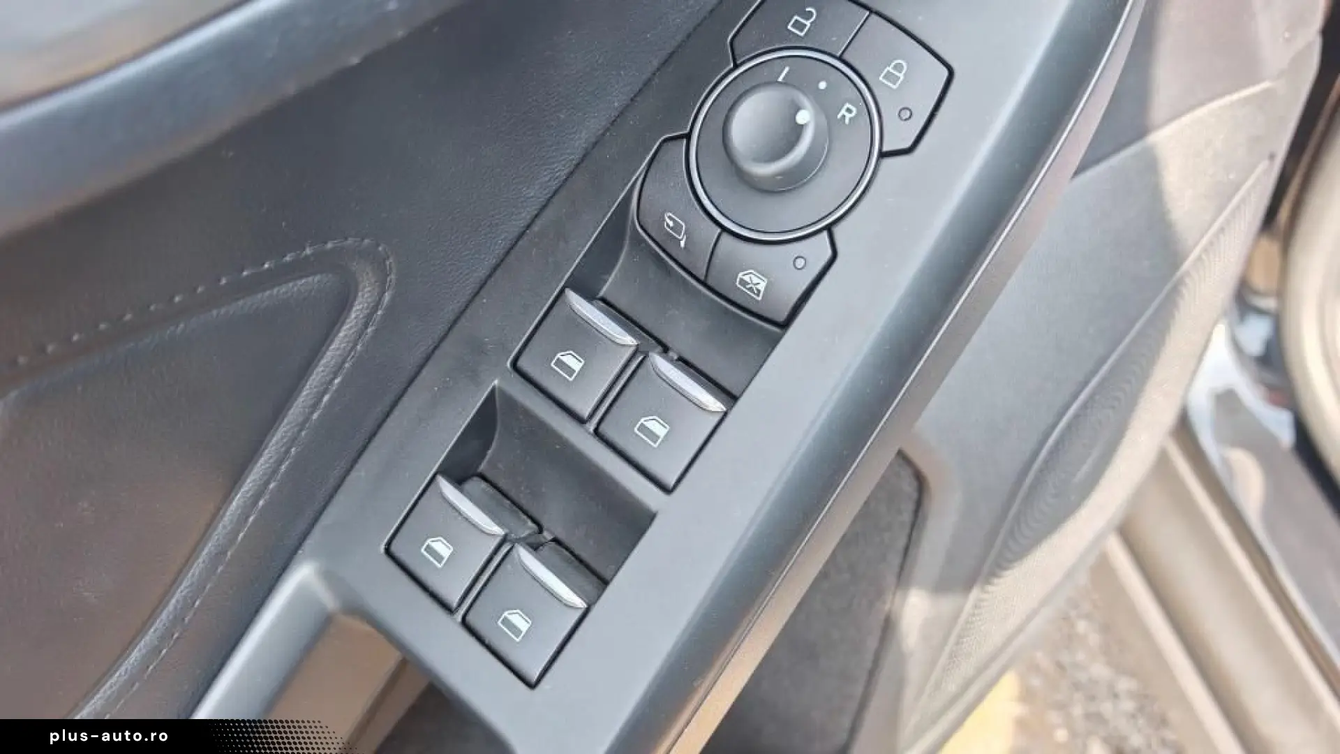 Ford Focus Benzina Titanium X - Credit   Leasing   Garantie