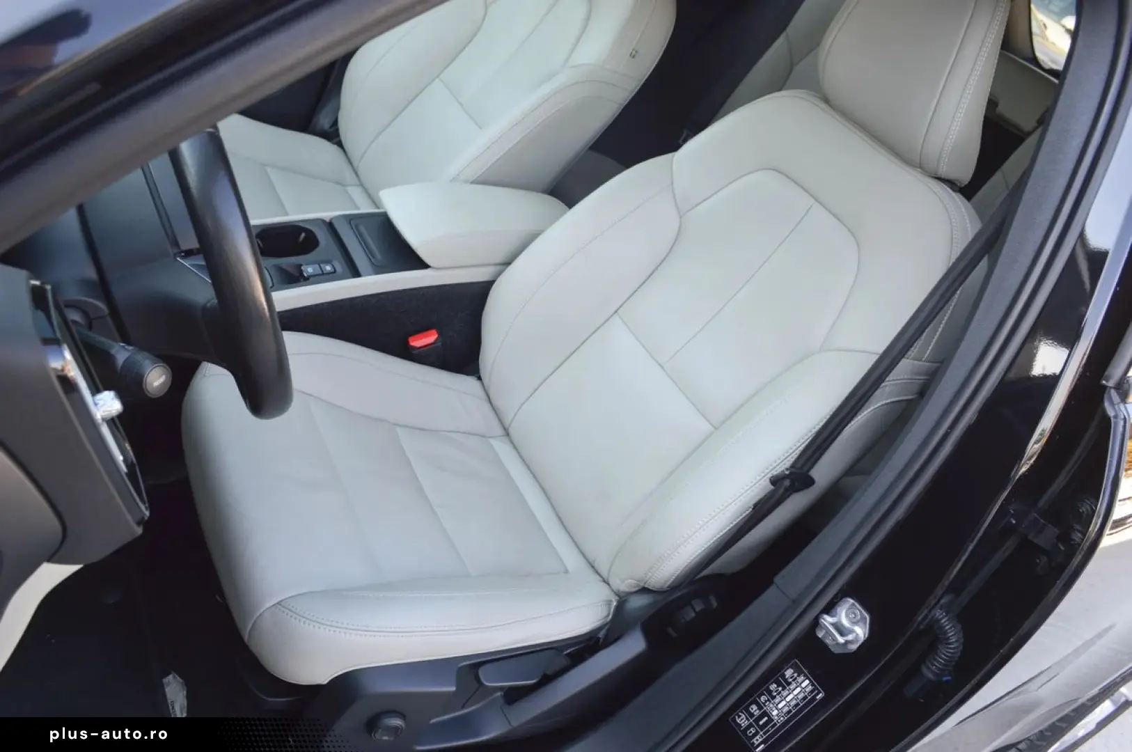2019 Volvo XC-40 AWD 2.0 Diesel 190CP Automată Rate Fixe Gar
