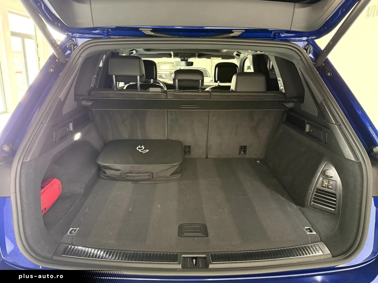 VW Touareg R 3.0TSI BlackStyle Pano AHK HUD Massage