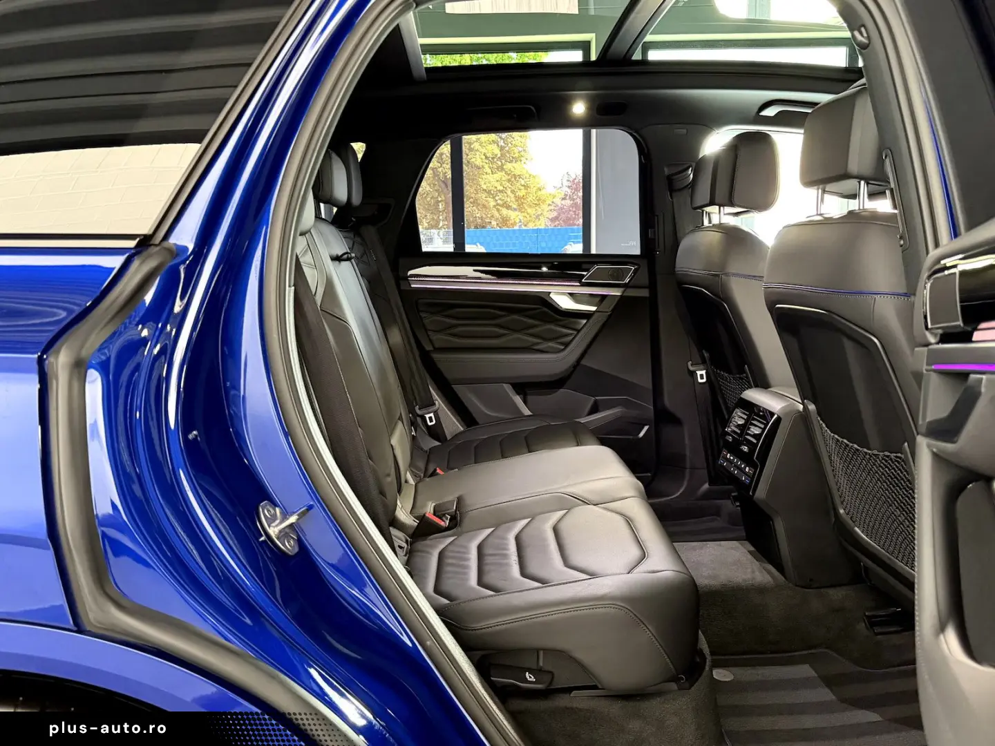 VW Touareg R 3.0TSI BlackStyle Pano AHK HUD Massage