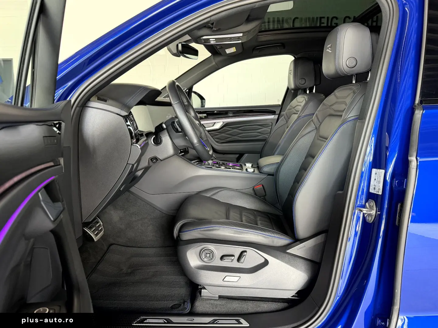 VW Touareg R 3.0TSI BlackStyle Pano AHK HUD Massage