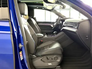 VW Touareg R 3.0TSI BlackStyle Pano AHK HUD Massage