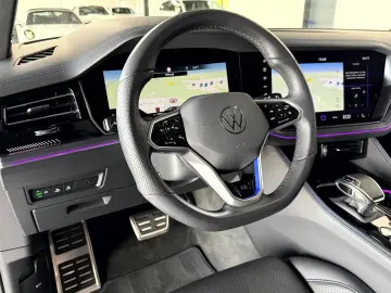 VW Touareg R 3.0TSI BlackStyle Pano AHK HUD Massage