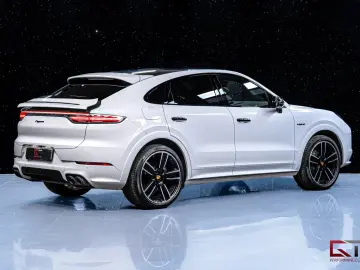 PORSCHE Cayenne E-Hyb Coupé PLATINUM SportDesign Pano