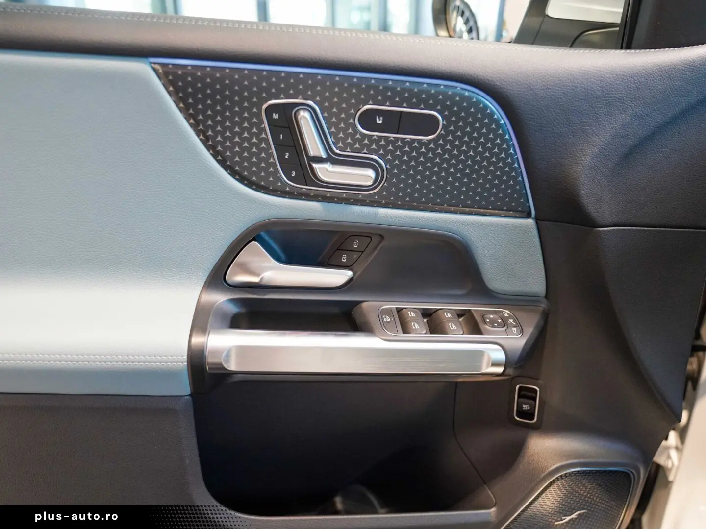 MERCEDES-BENZ EQB 350 4M AMG Premium Pano  Memory  Distronic